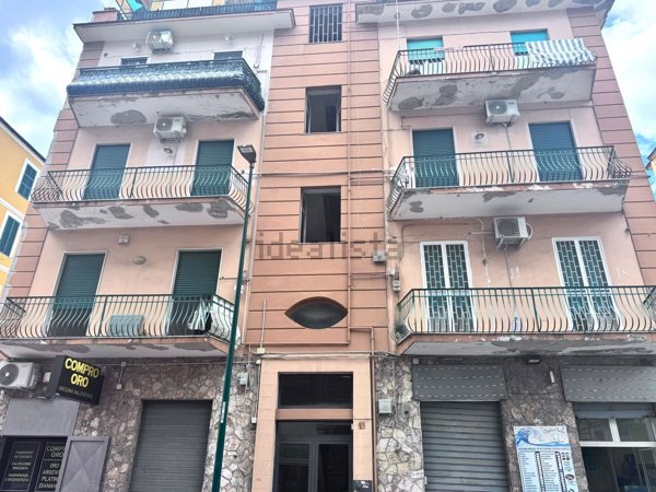 appartamento in vendita a Napoli in zona Bagnoli