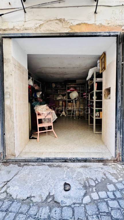 casa semindipendente in vendita a Napoli in zona San Ferdinando