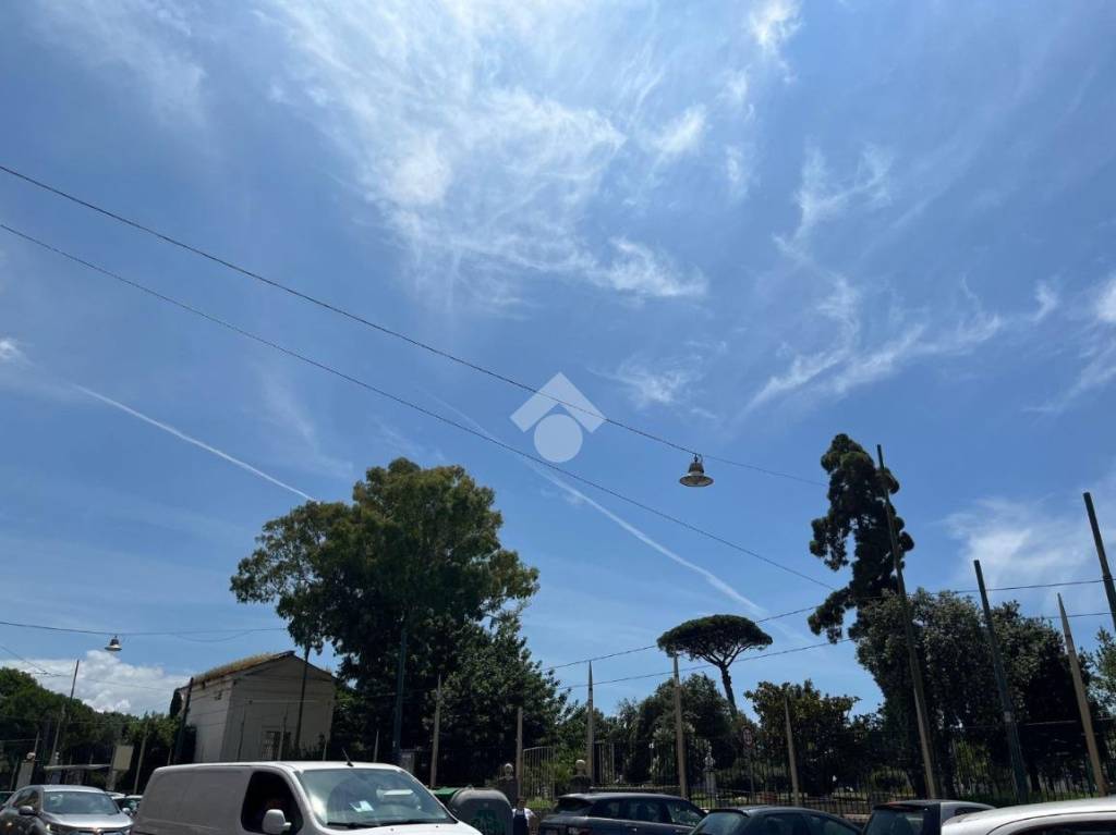 negozio in vendita a Napoli in zona Chiaia