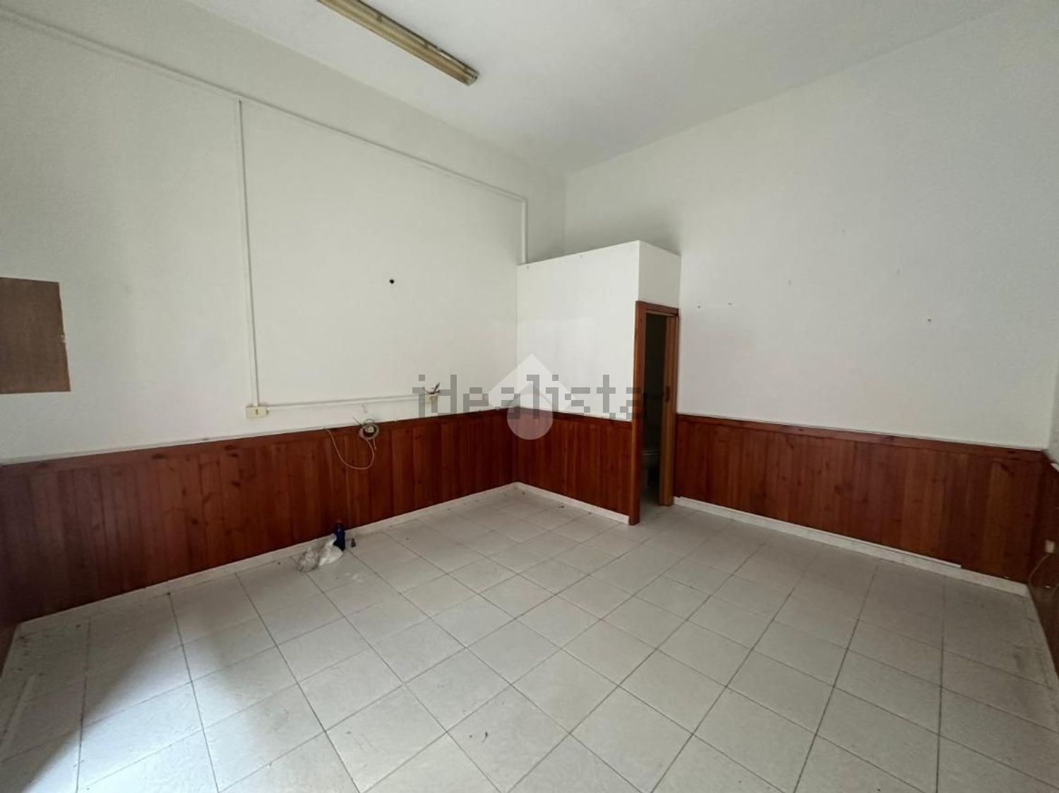 locale commerciale in vendita a Napoli in zona Miano