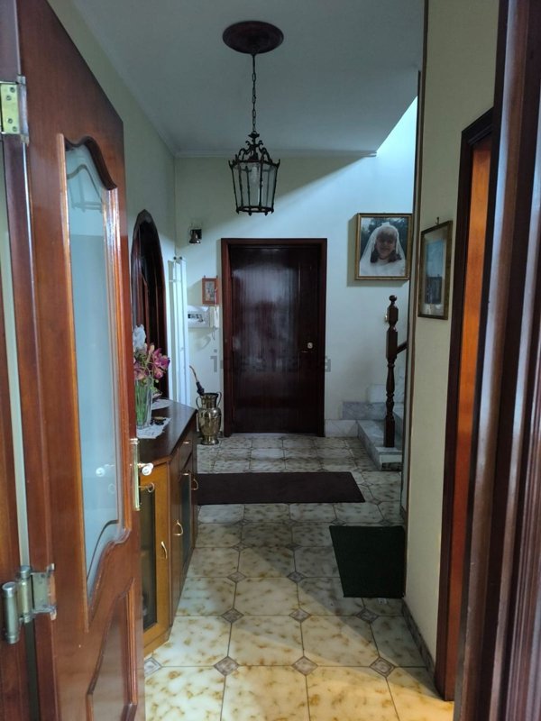 esavano in vendita a Napoli in zona Pianura