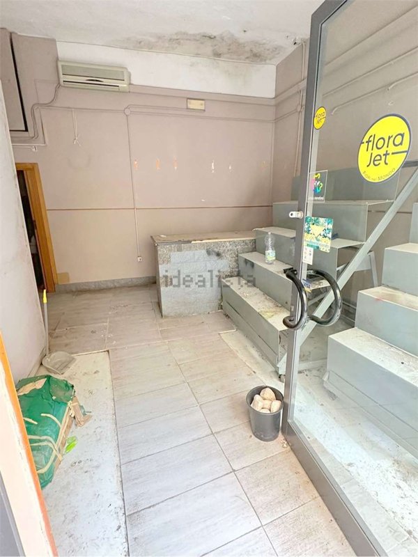 locale commerciale in vendita a Napoli