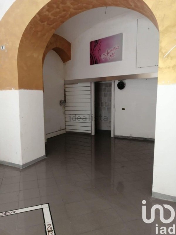 ufficio in vendita a Napoli in zona Chiaia