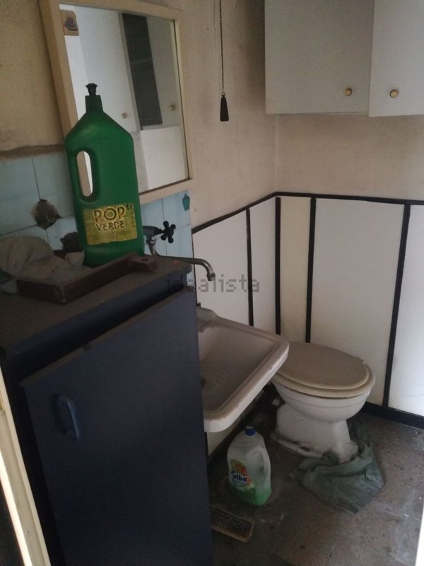 locale commerciale in vendita a Napoli in zona Secondigliano