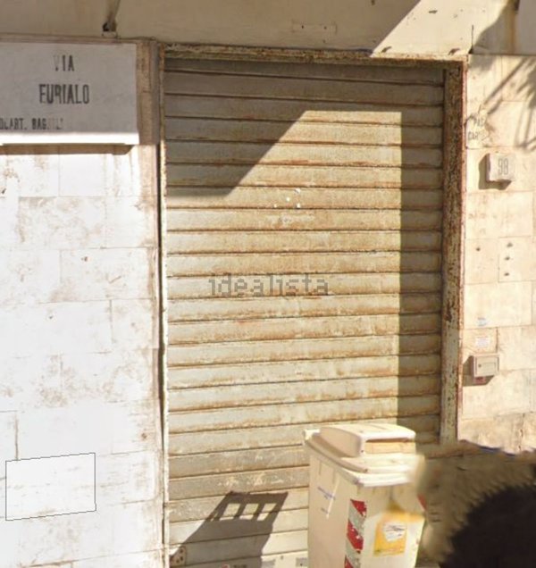 locale commerciale in vendita a Napoli in zona Bagnoli