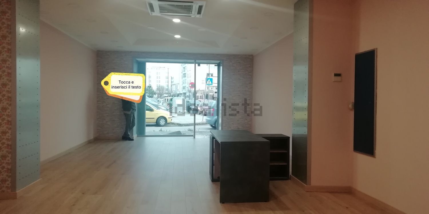 locale commerciale in vendita a Napoli in zona Ponticelli