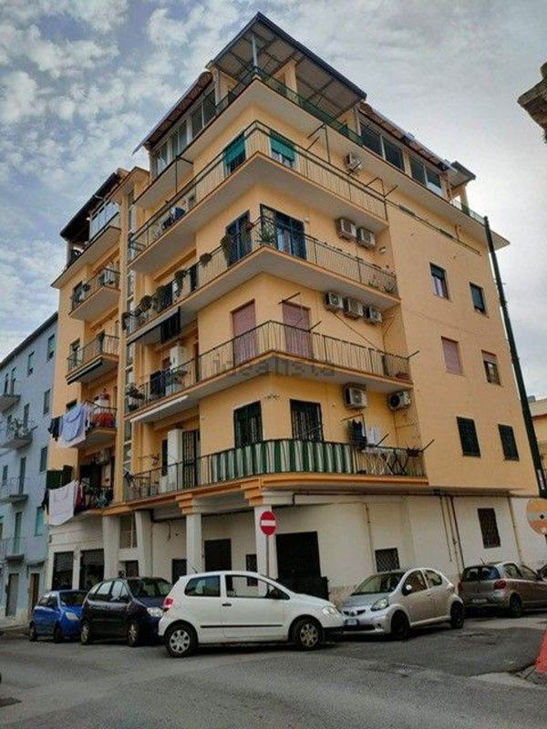 appartamento in vendita a Napoli in zona Bagnoli