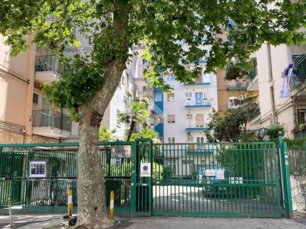 appartamento in vendita a Napoli in zona Arenella