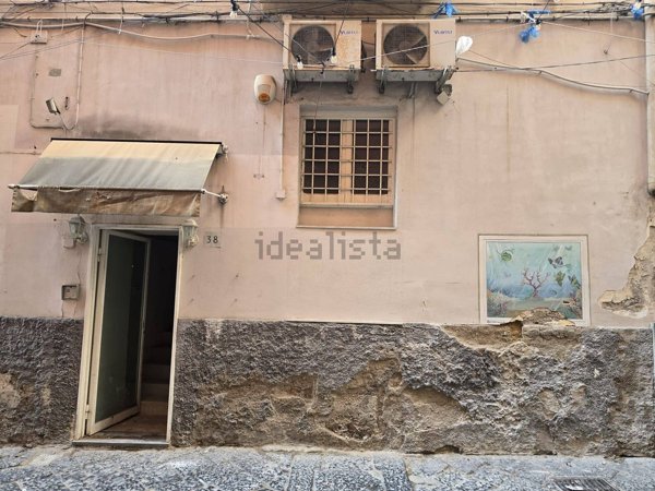 bivano in vendita a Napoli in zona Chiaia
