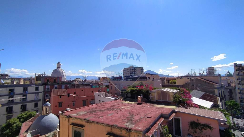 appartamento in vendita a Napoli in zona Stella