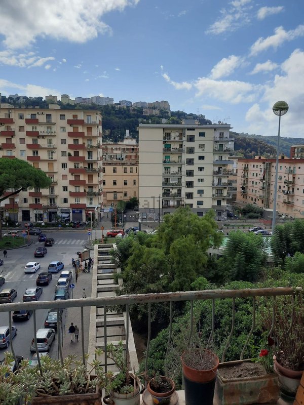 appartamento in vendita a Napoli in zona Fuorigrotta