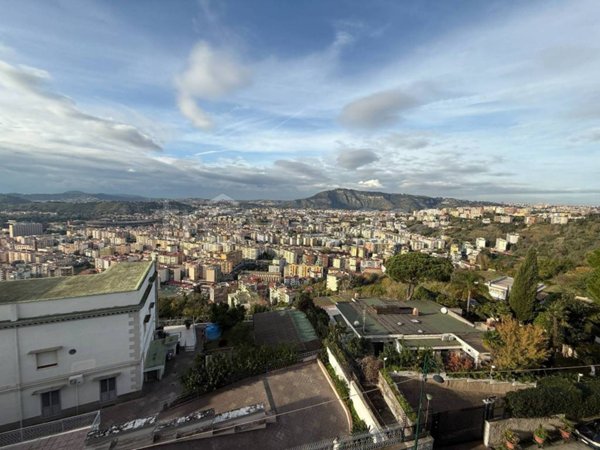 appartamento in vendita a Napoli in zona Posillipo