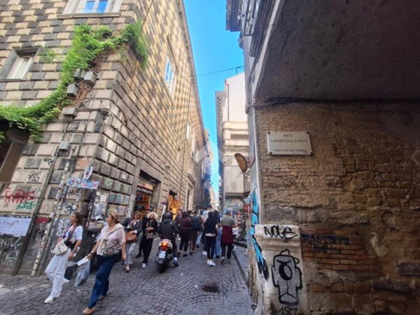 appartamento in vendita a Napoli in zona Pendino / San Giuseppe