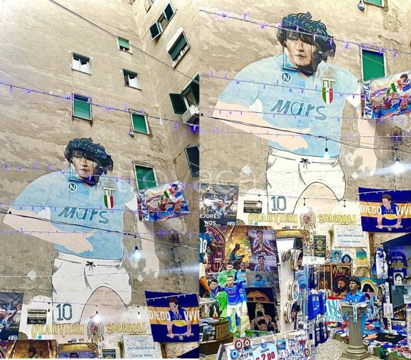 negozio in vendita a Napoli in zona Montecalvario