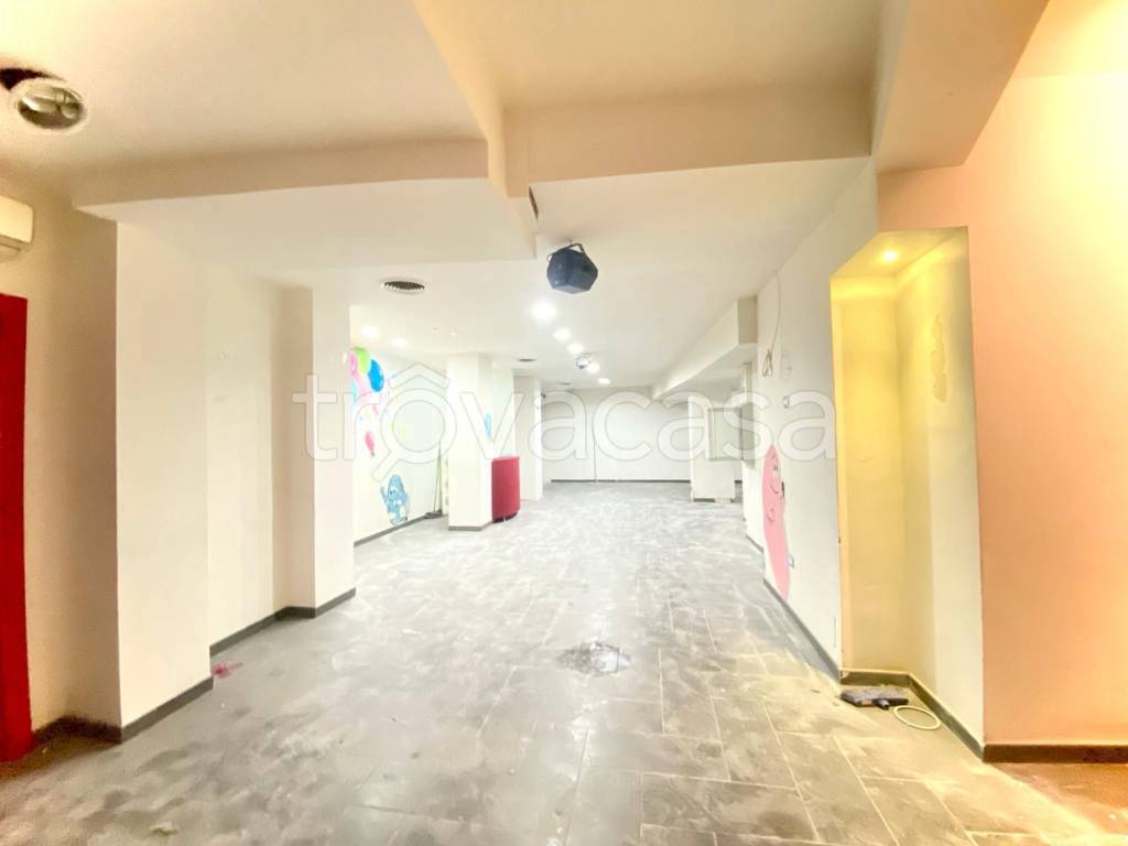 negozio in vendita a Napoli in zona Montecalvario