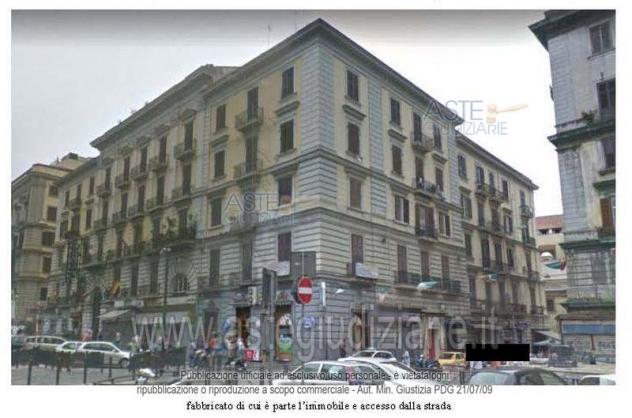 locale commerciale in vendita a Napoli in zona Pendino / San Giuseppe