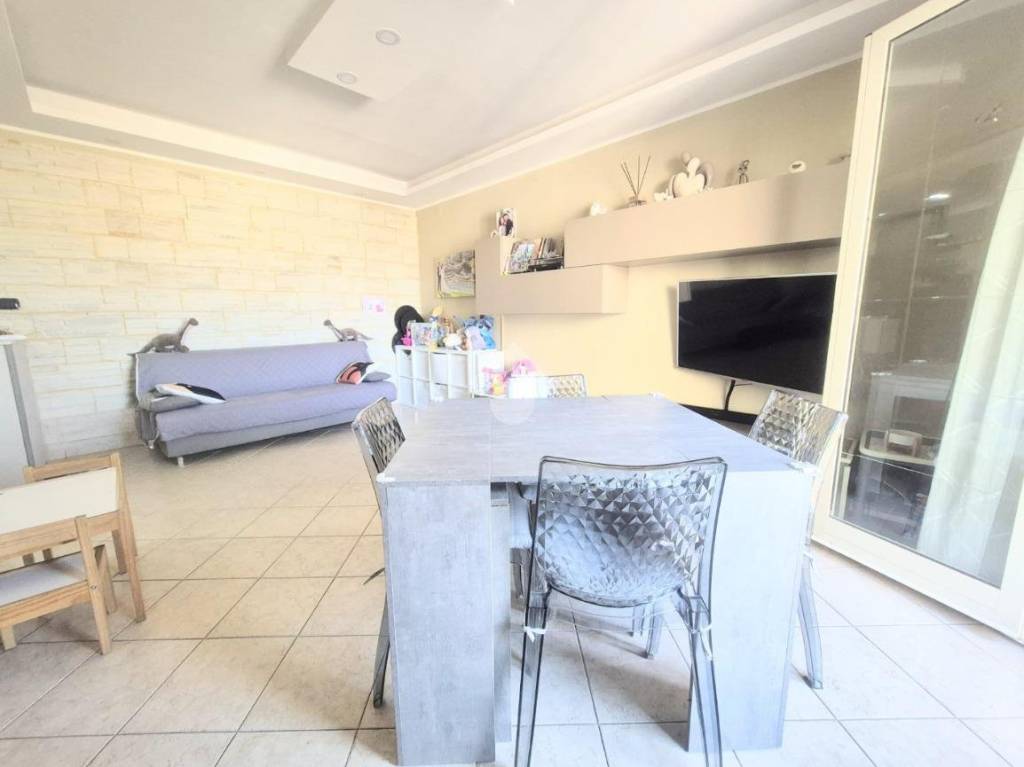 appartamento in vendita a Napoli in zona Zona Industriale-Ferrovia