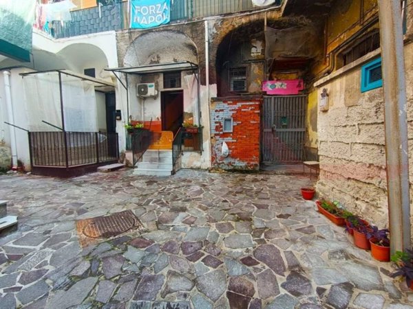 appartamento in vendita a Napoli in zona Ponticelli