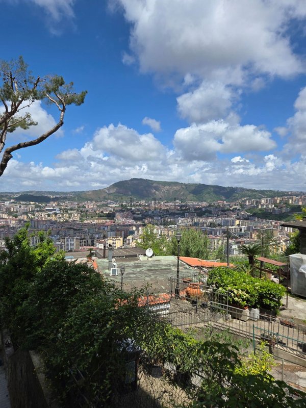 appartamento in vendita a Napoli in zona Posillipo