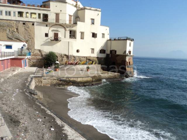 negozio in vendita a Napoli in zona Posillipo
