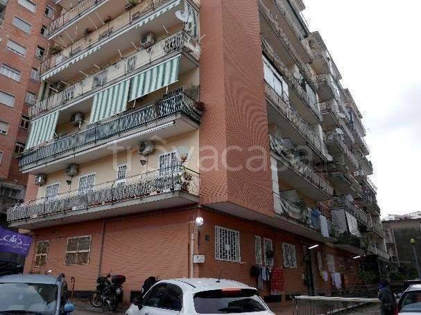 appartamento in vendita a Napoli in zona Fuorigrotta