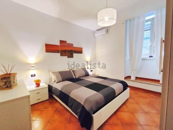 appartamento in vendita a Napoli in zona Chiaia