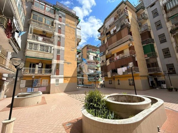 appartamento in vendita a Napoli in zona Secondigliano