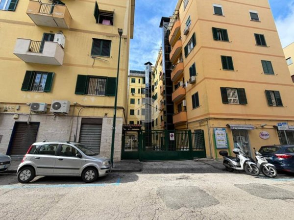 appartamento in vendita a Napoli in zona Fuorigrotta