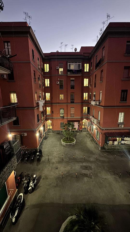 appartamento in vendita a Napoli in zona Bagnoli