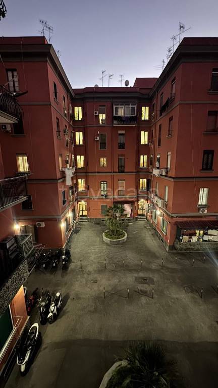 appartamento in vendita a Napoli in zona Fuorigrotta
