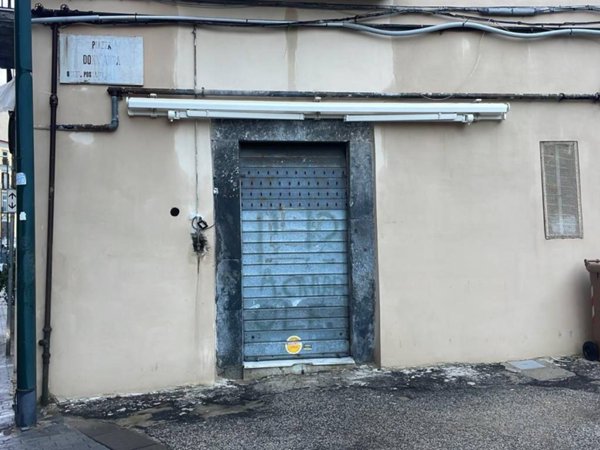 negozio in vendita a Napoli in zona Posillipo