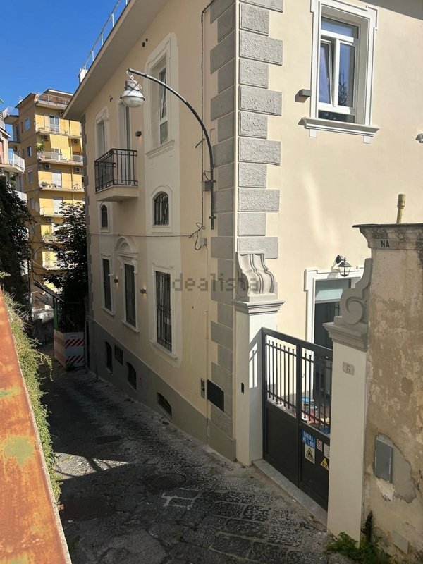 casa indipendente in vendita a Napoli in zona Vomero