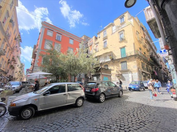 appartamento in vendita a Napoli in zona San Lorenzo