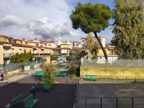 appartamento in vendita a Napoli in zona Fuorigrotta