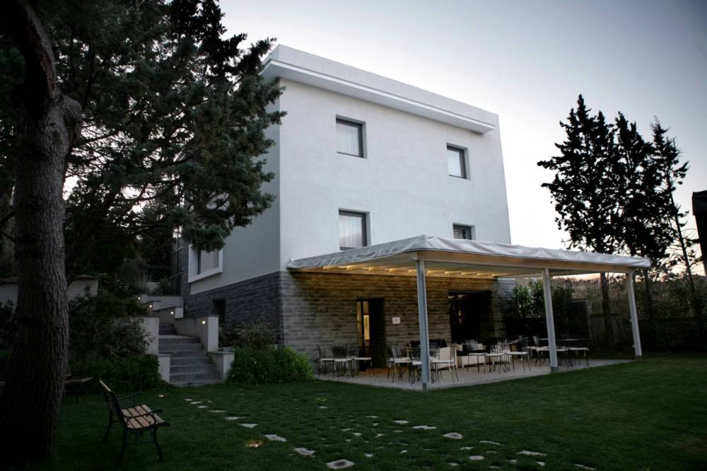 negozio in vendita a Napoli in zona Capodichino