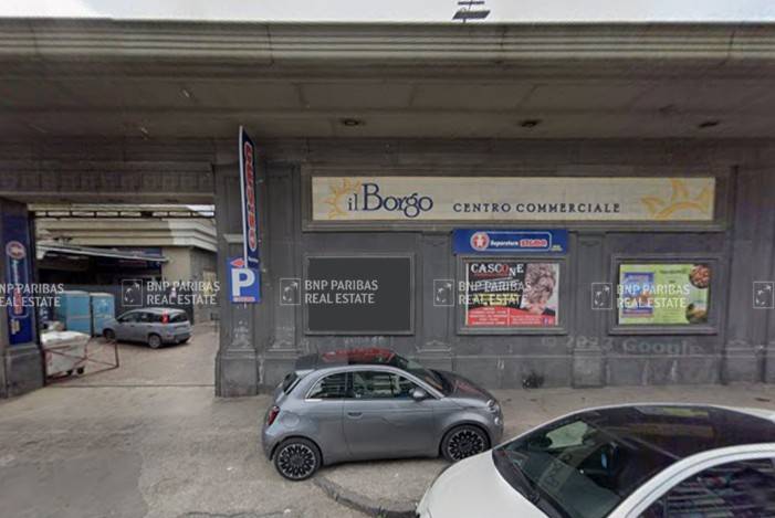 negozio in vendita a Napoli in zona Zona Industriale-Ferrovia