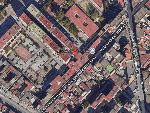 locale commerciale in vendita a Napoli in zona San Giovanni a Teduccio