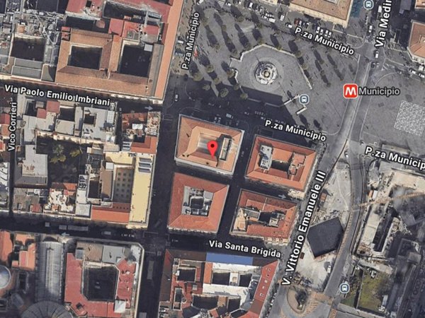 appartamento in vendita a Napoli in zona Porto