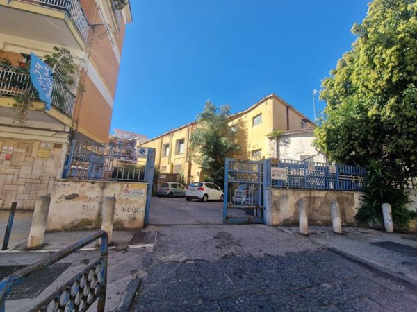 appartamento in vendita a Napoli in zona Pianura