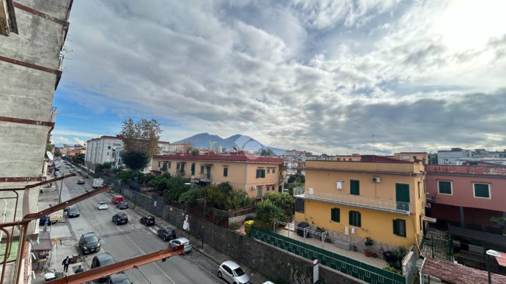 appartamento in vendita a Napoli in zona Barra