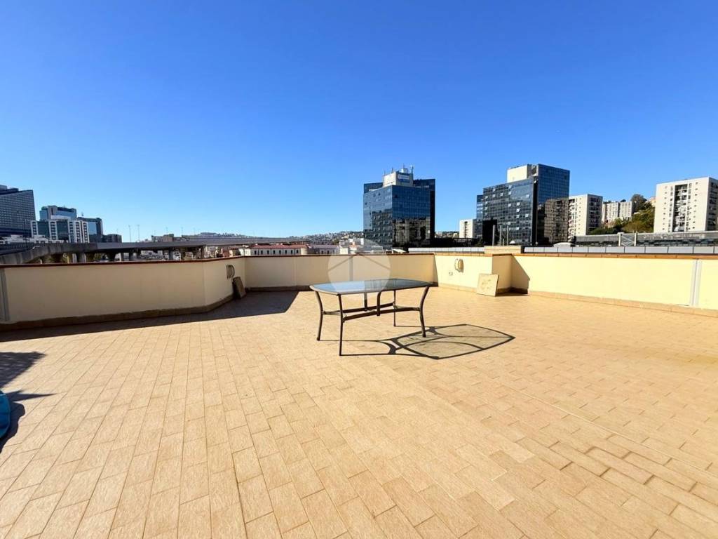 appartamento in vendita a Napoli in zona Poggioreale