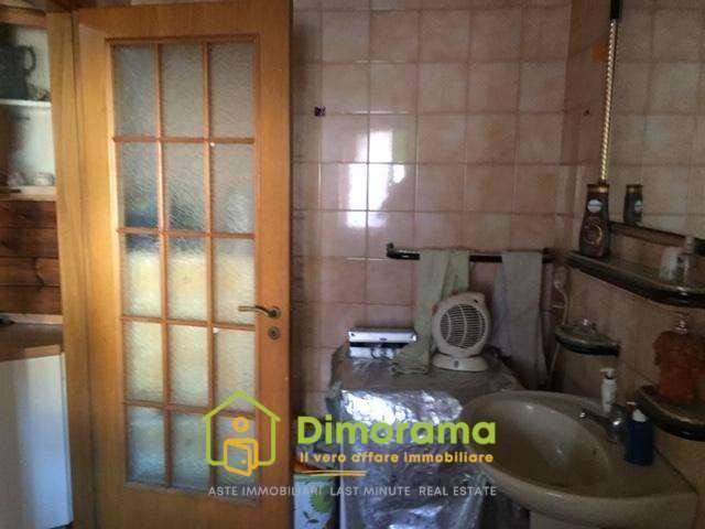 appartamento in vendita a Napoli in zona Barra