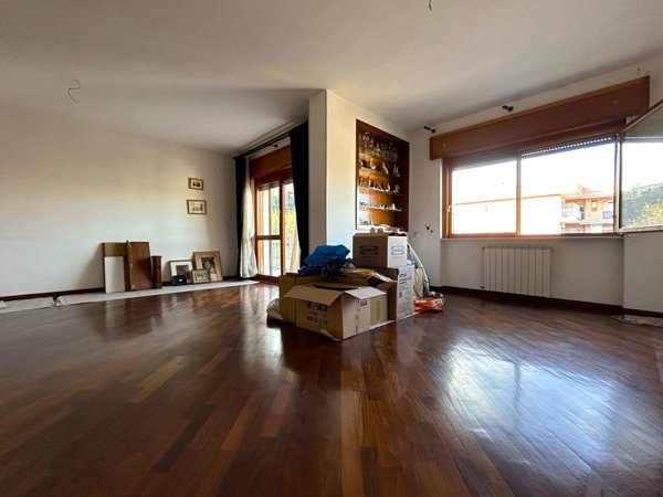 appartamento in vendita a Napoli in zona Pianura