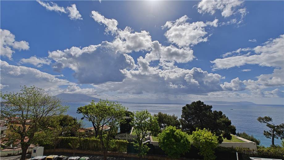 appartamento in vendita a Napoli in zona Posillipo