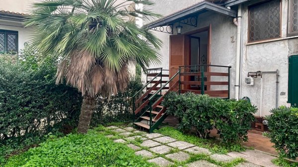 casa indipendente in vendita a Napoli in zona Chiaiano