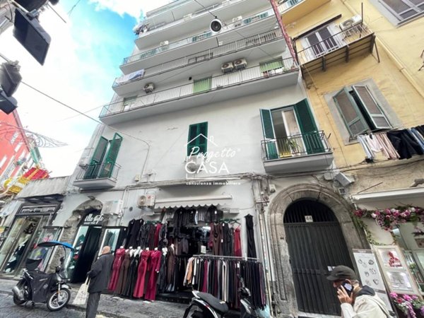 locale commerciale in vendita a Napoli