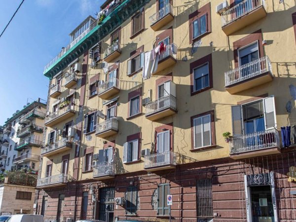 appartamento in vendita a Napoli in zona Vicaria