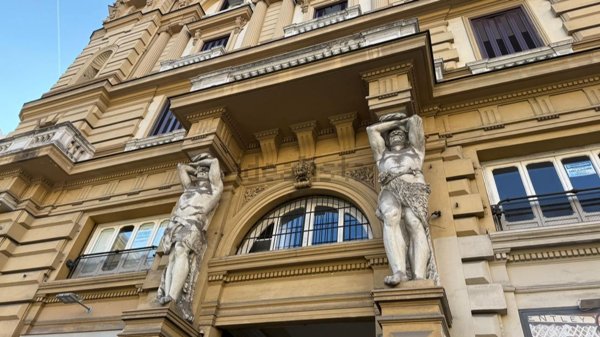 appartamento in vendita a Napoli in zona Mercato