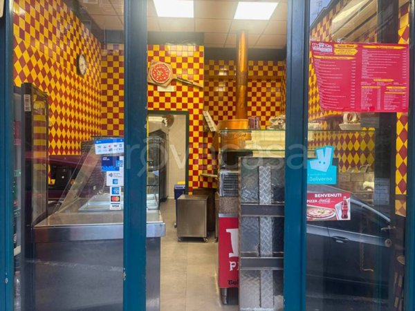 negozio in vendita a Napoli in zona Vomero