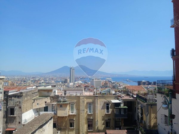 appartamento in vendita a Napoli in zona Stella